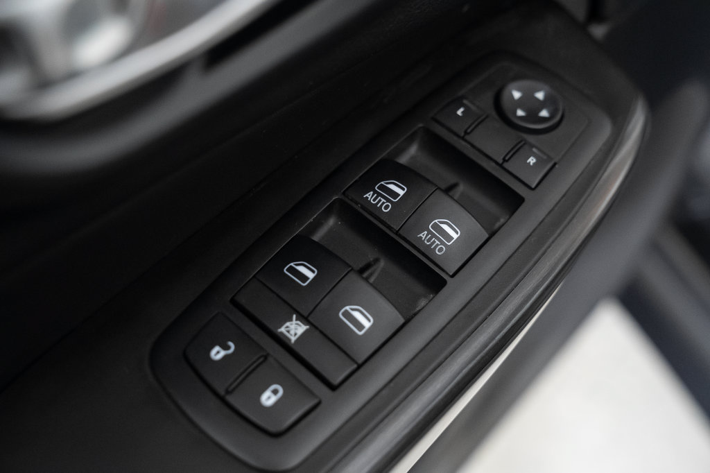 Used 2014 Jeep Cherokee Limited AWD/4WD image 33