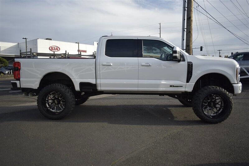 Used 2025 Ford F350 Platinum w/ FX4 Off-Road Package image 6