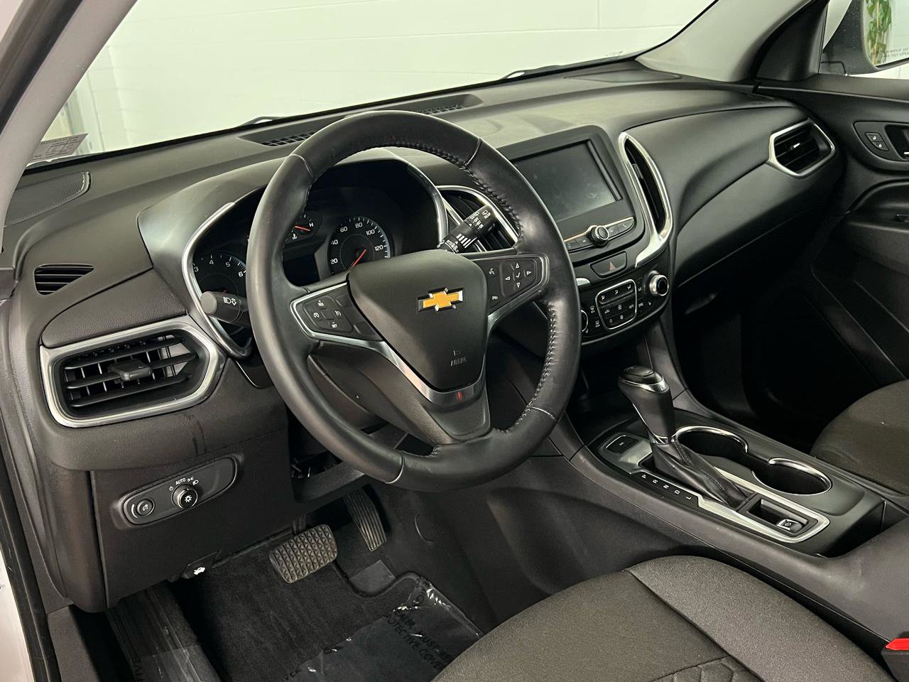 Used 2018 Chevrolet Equinox LT image 11