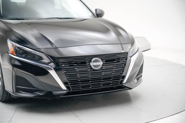 Used 2024 Nissan Altima 2.5 SV image 10