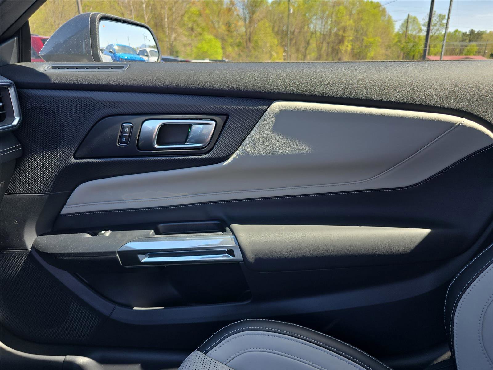 Used 2025 Ford Mustang GT Premium image 17