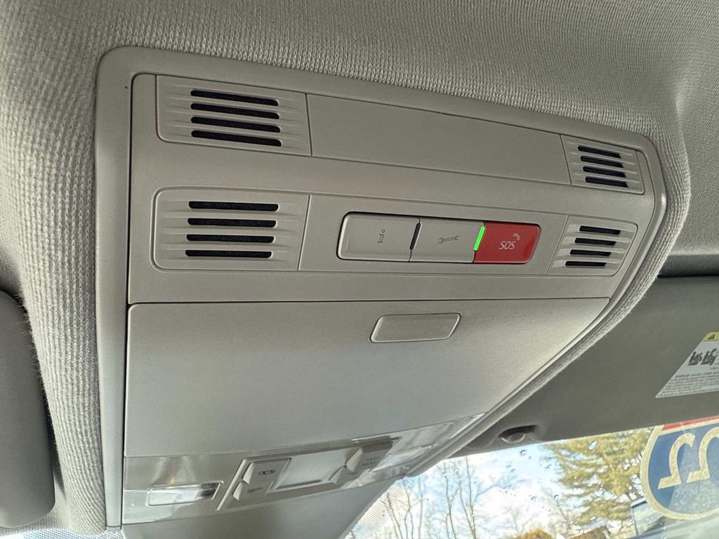 Used 2022 Volkswagen Tiguan SE image 28