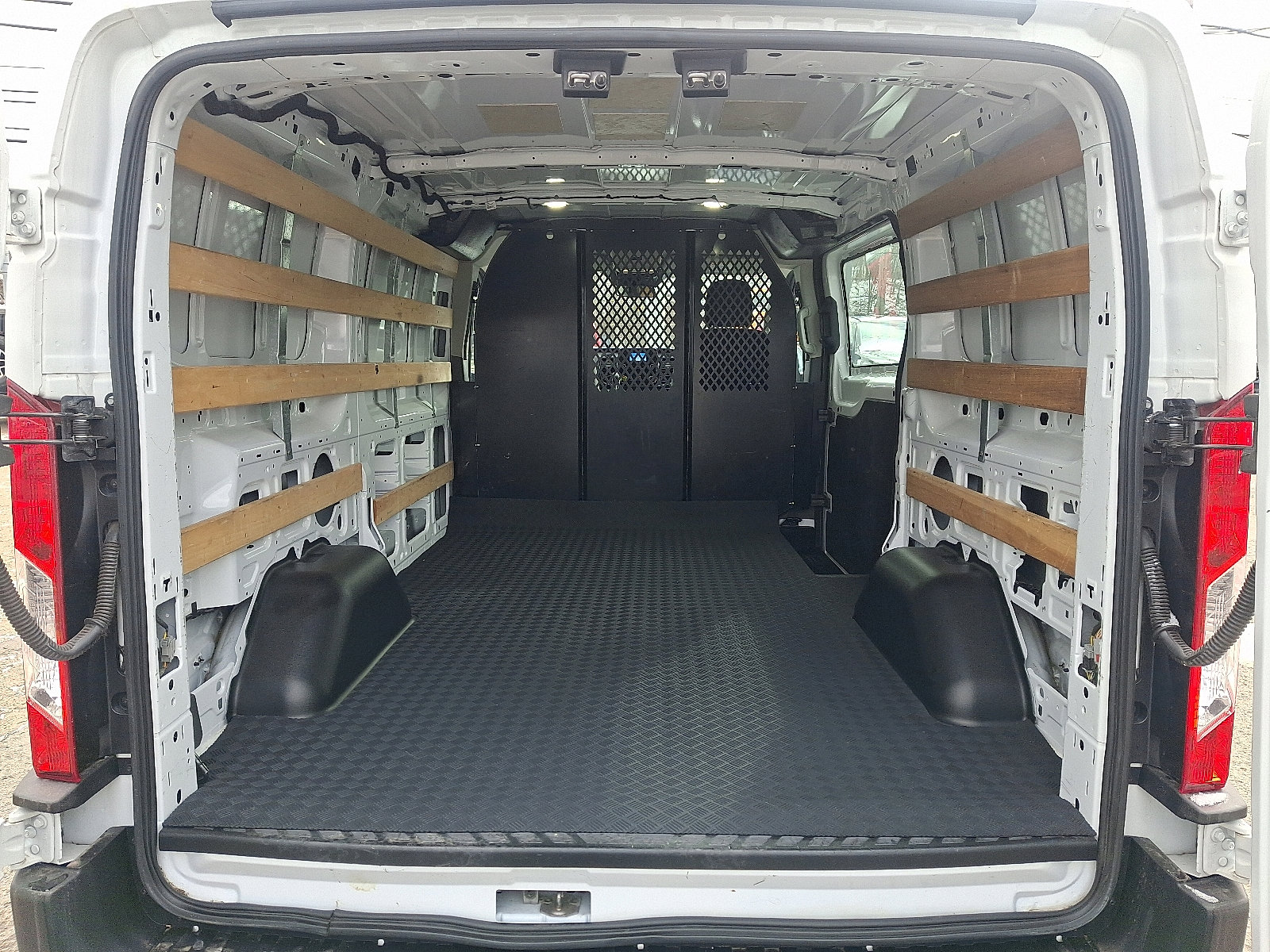 Used 2024 Ford Transit 250 Low Roof w/ Exterior Upgrade Package image 27