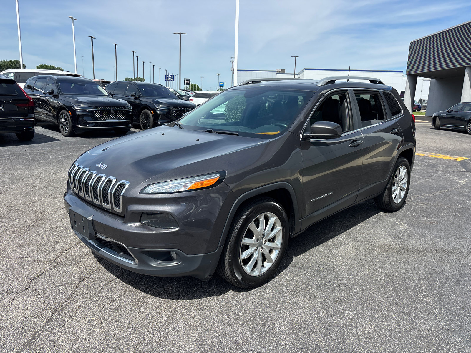 Used 2016 Jeep Cherokee Limited FWD image 3