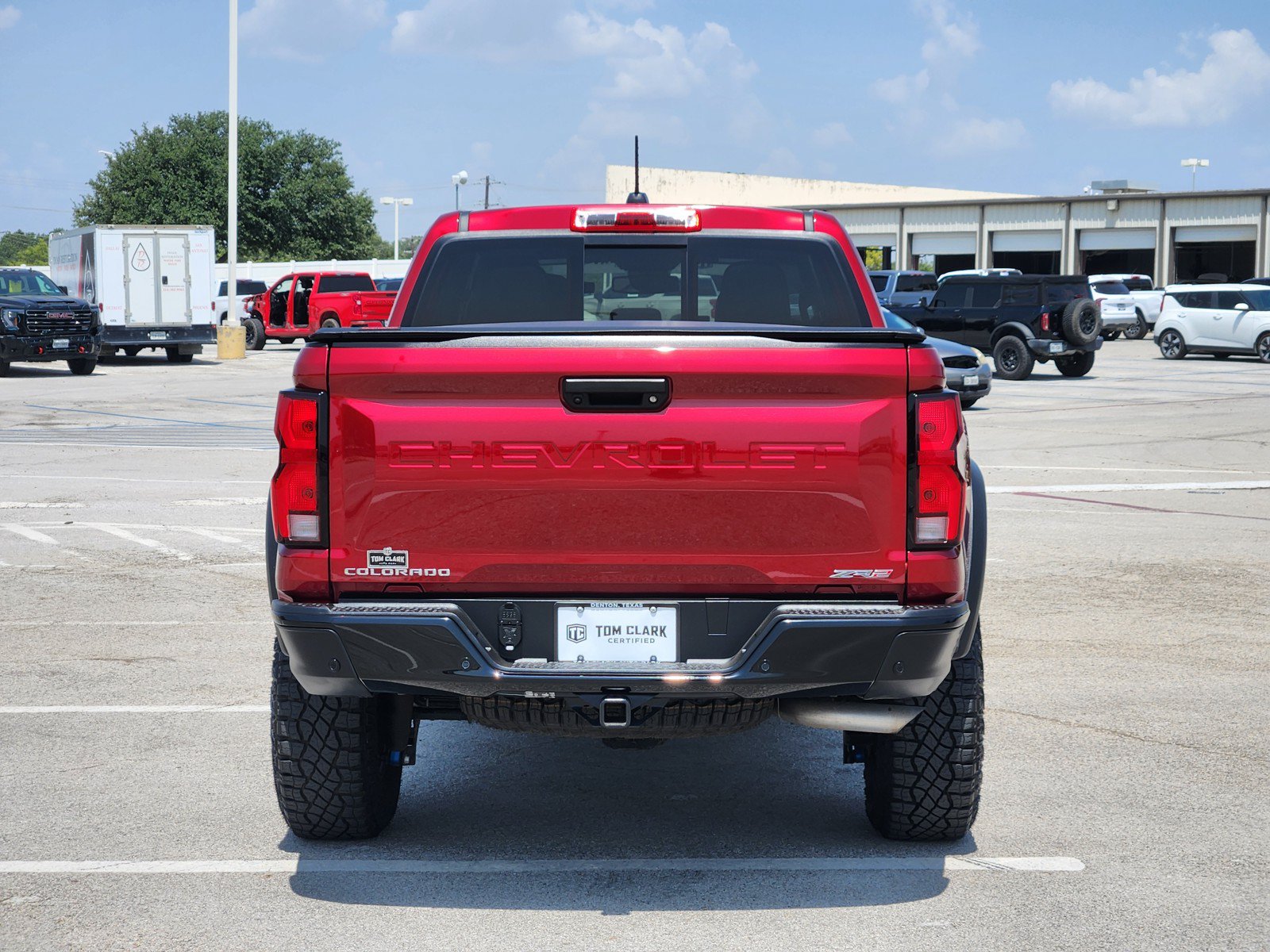 Used 2025 Chevrolet Colorado ZR2 w/ Technology Package AWD/4WD image 33