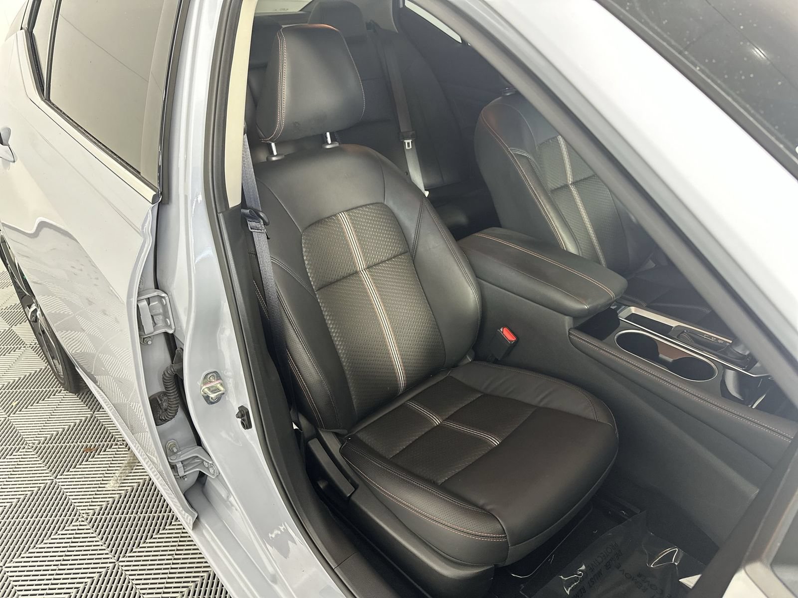 Used 2024 Nissan Altima 2.5 SR FWD image 27
