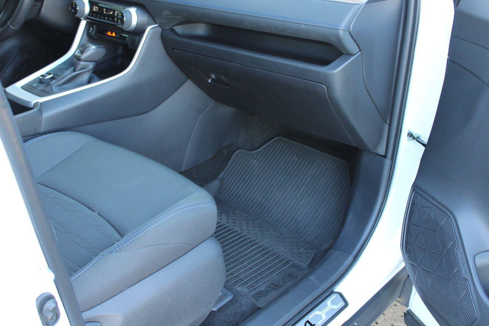 Certified 2025 Toyota RAV4 SE AWD/4WD image 39