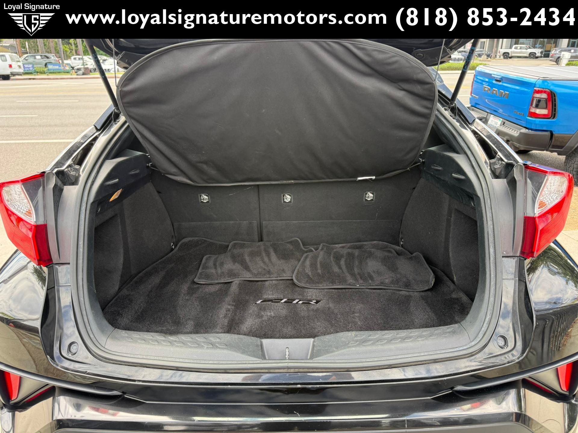 Used 2018 Toyota C-HR XLE FWD image 9