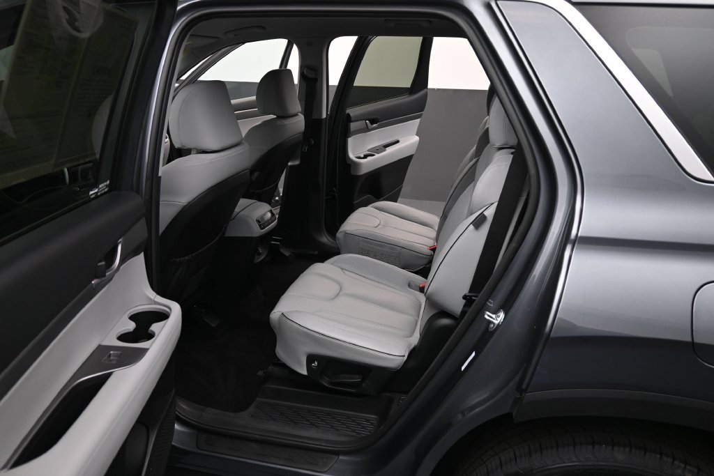 Certified 2025 Hyundai Palisade SEL FWD image 11