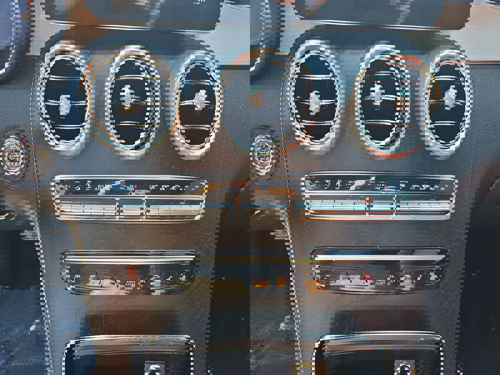 Used 2020 Mercedes-Benz GLC 300 4MATIC Coupe image 23