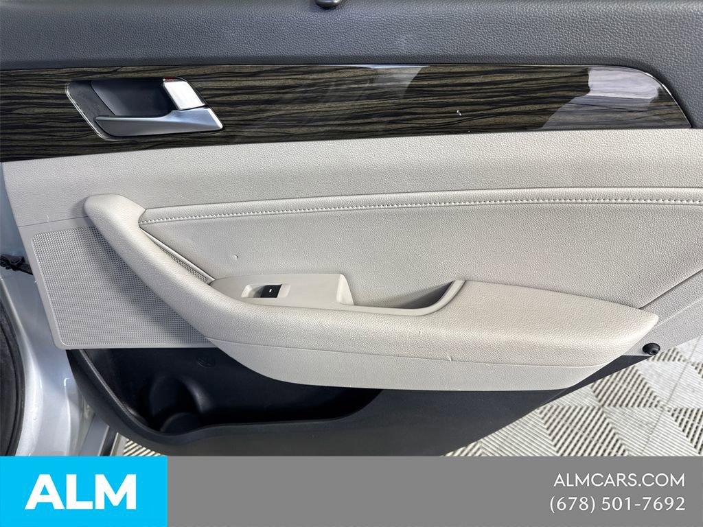 Used 2017 Hyundai Sonata Limited w/ Ultimate Package 02 image 19