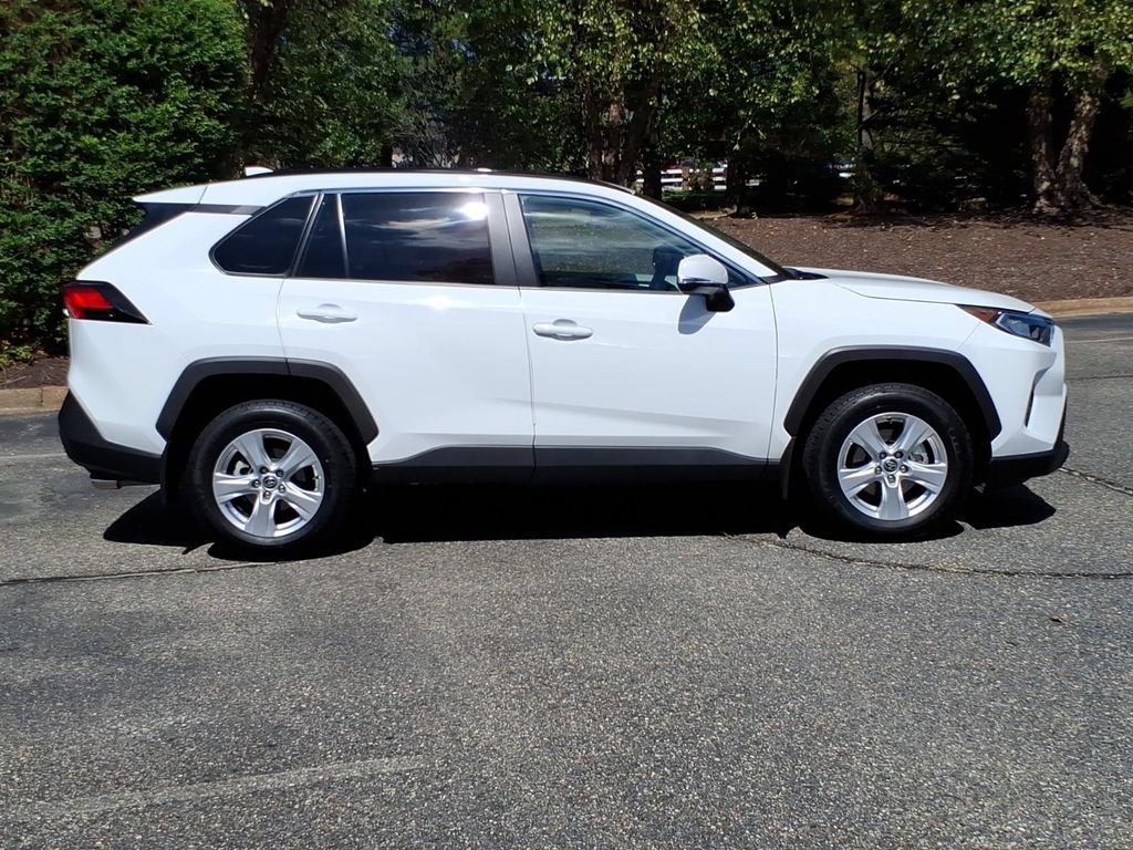 Used 2021 Toyota RAV4 XLE w/ Convenience Package AWD/4WD image 3