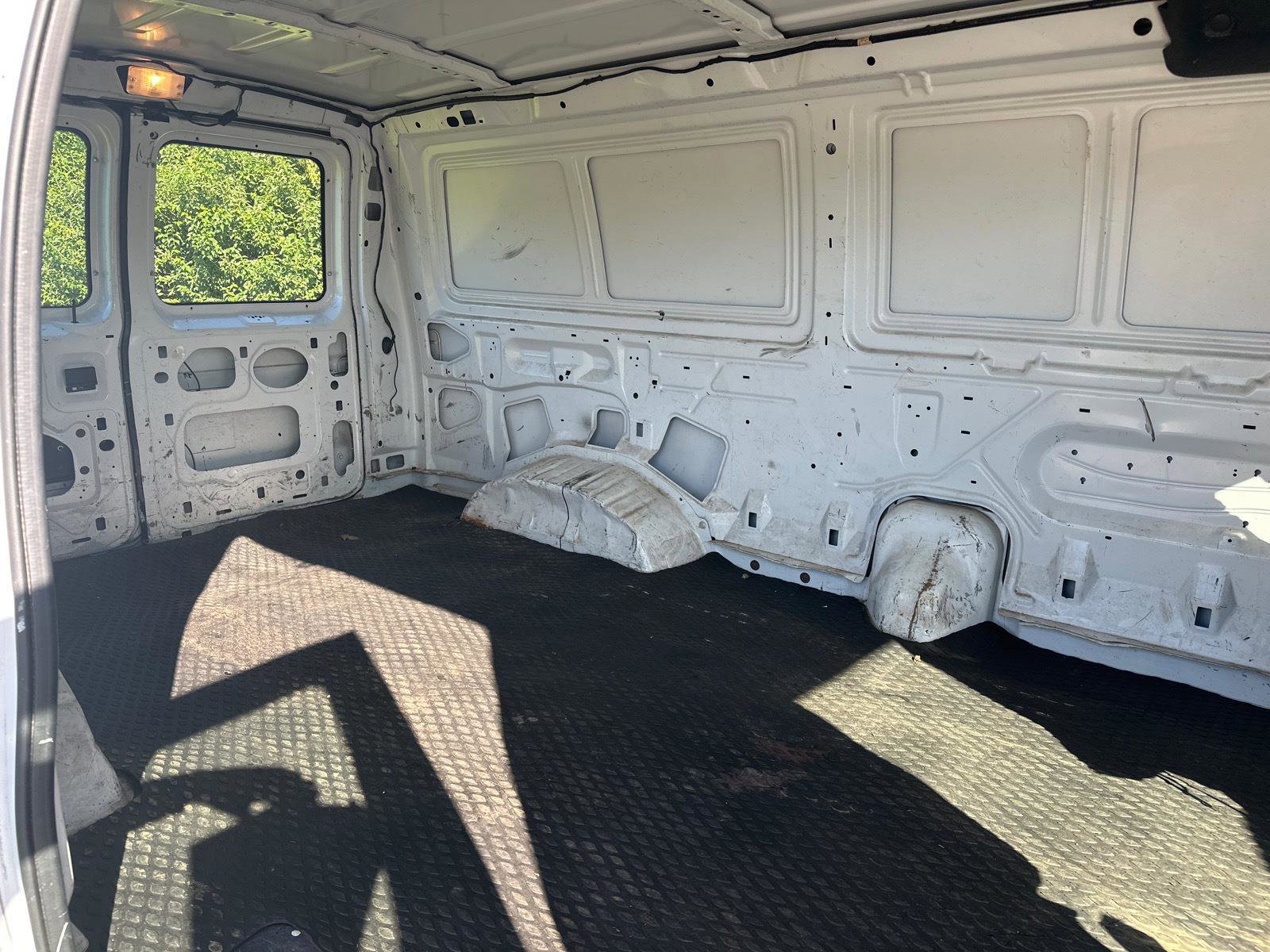 Used 2008 Ford E-150 and Econoline 150 RWD image 10