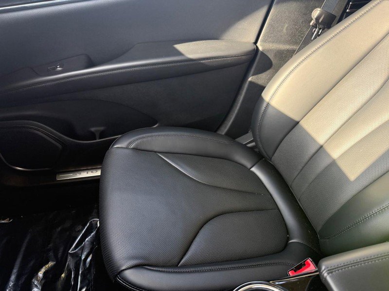 Used 2023 Lincoln Nautilus Reserve image 23