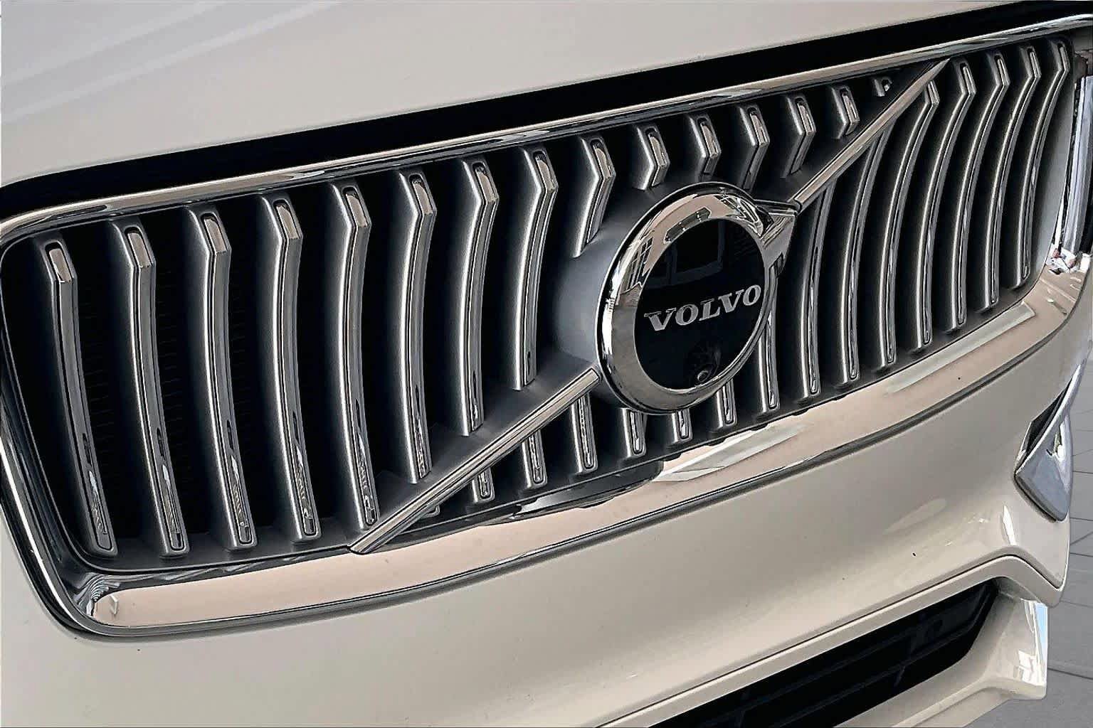 Used 2025 Volvo XC90 T8 Ultra w/ Protection Package Premier AWD/4WD image 30