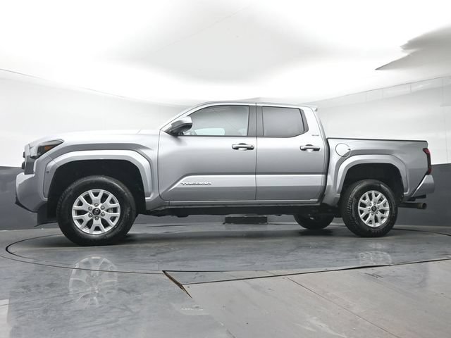 Certified 2026 Toyota Tacoma SR5 AWD/4WD image 32