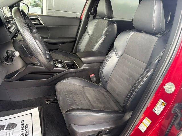 Used 2023 Mitsubishi Outlander SE Black Edition FWD image 21