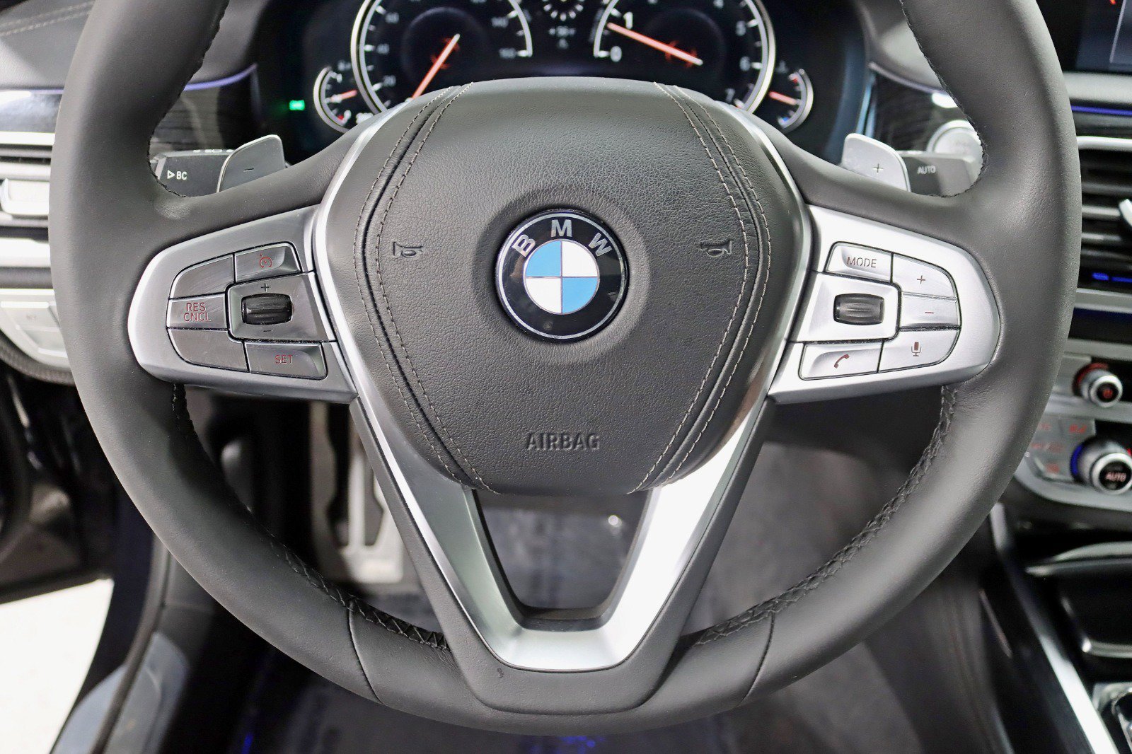Used 2019 BMW 750i xDrive w/ M Sport Package AWD/4WD image 16