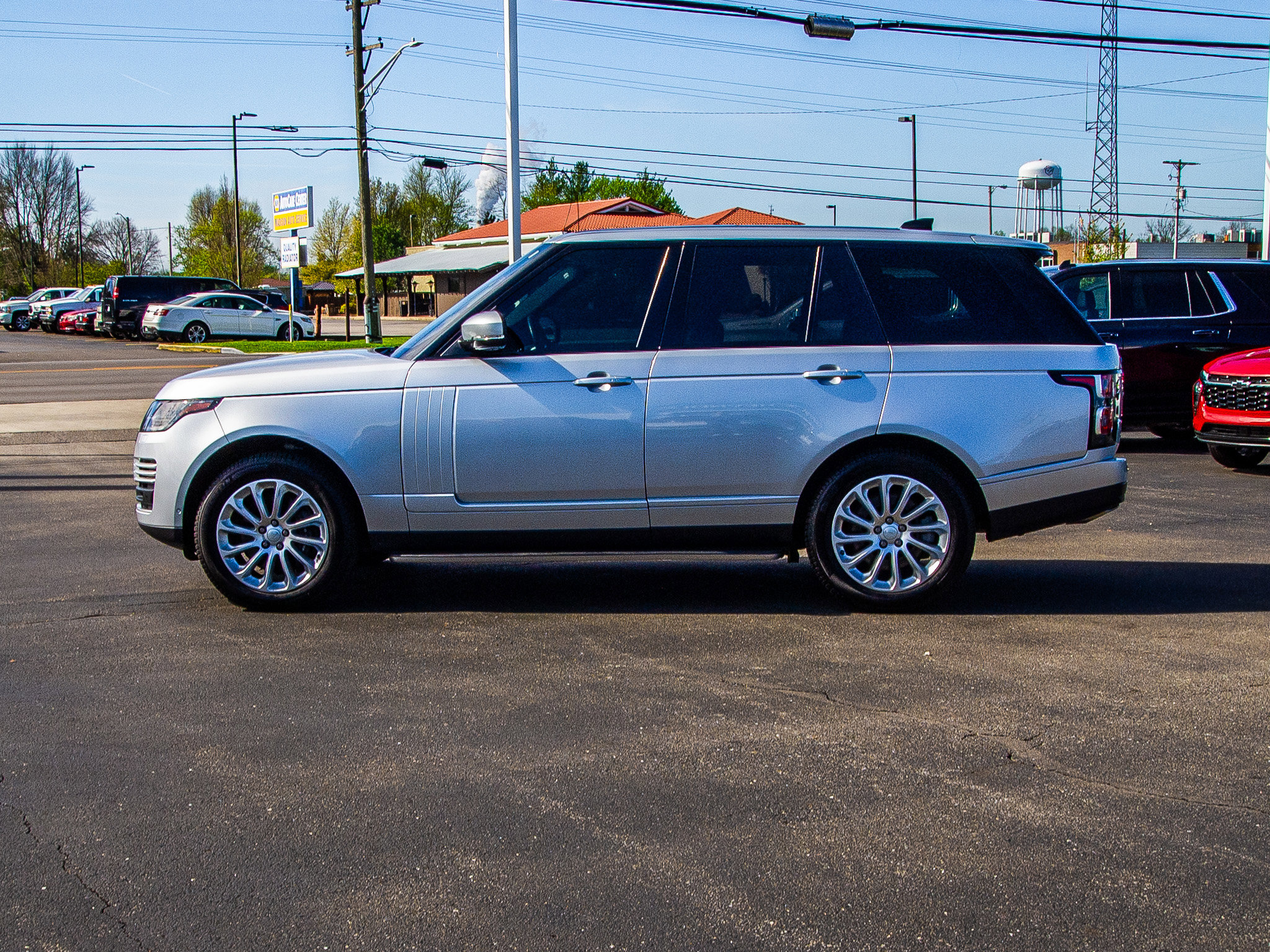 Used 2020 Land Rover Range Rover HSE image 4