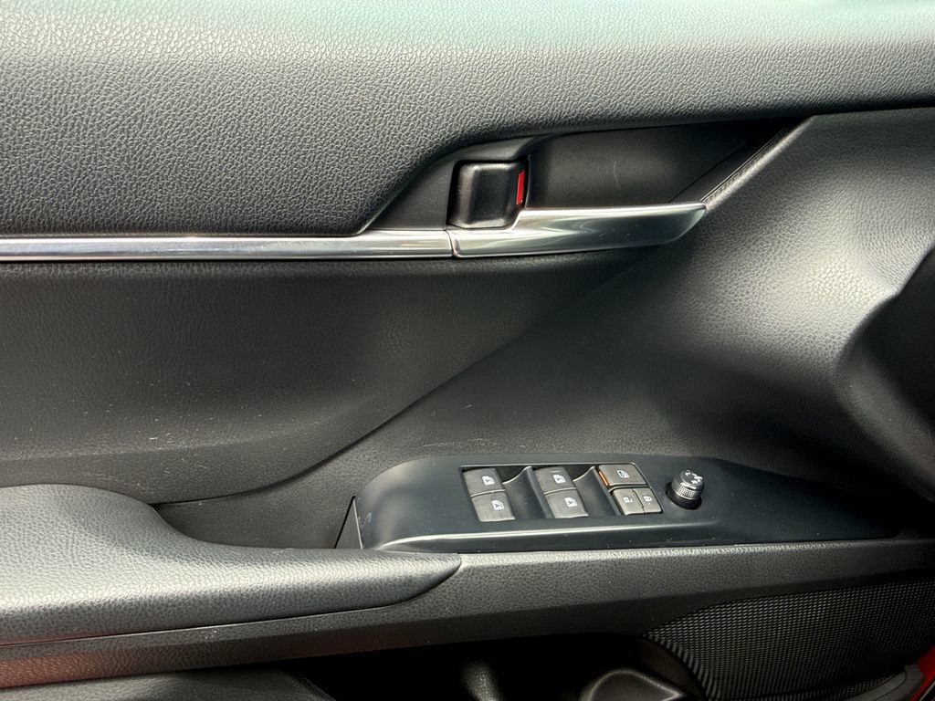Used 2020 Toyota Camry SE w/ Audio Package AWD/4WD image 11