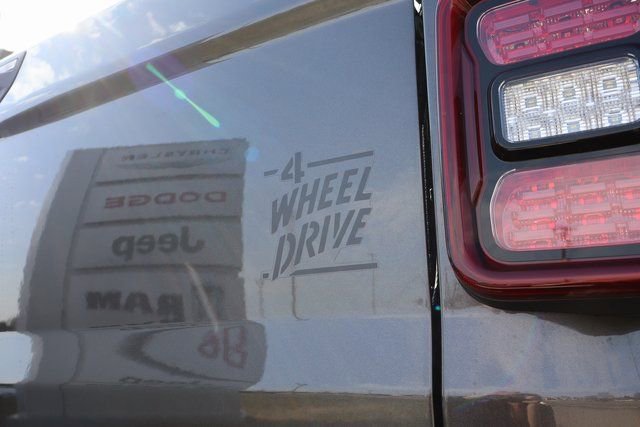 New 2026 Jeep Gladiator Sport AWD/4WD image 36