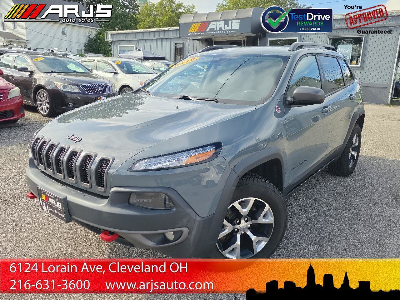 Used 2015 Jeep Cherokee Trailhawk w/ Cold Weather Group AWD/4WD image 1
