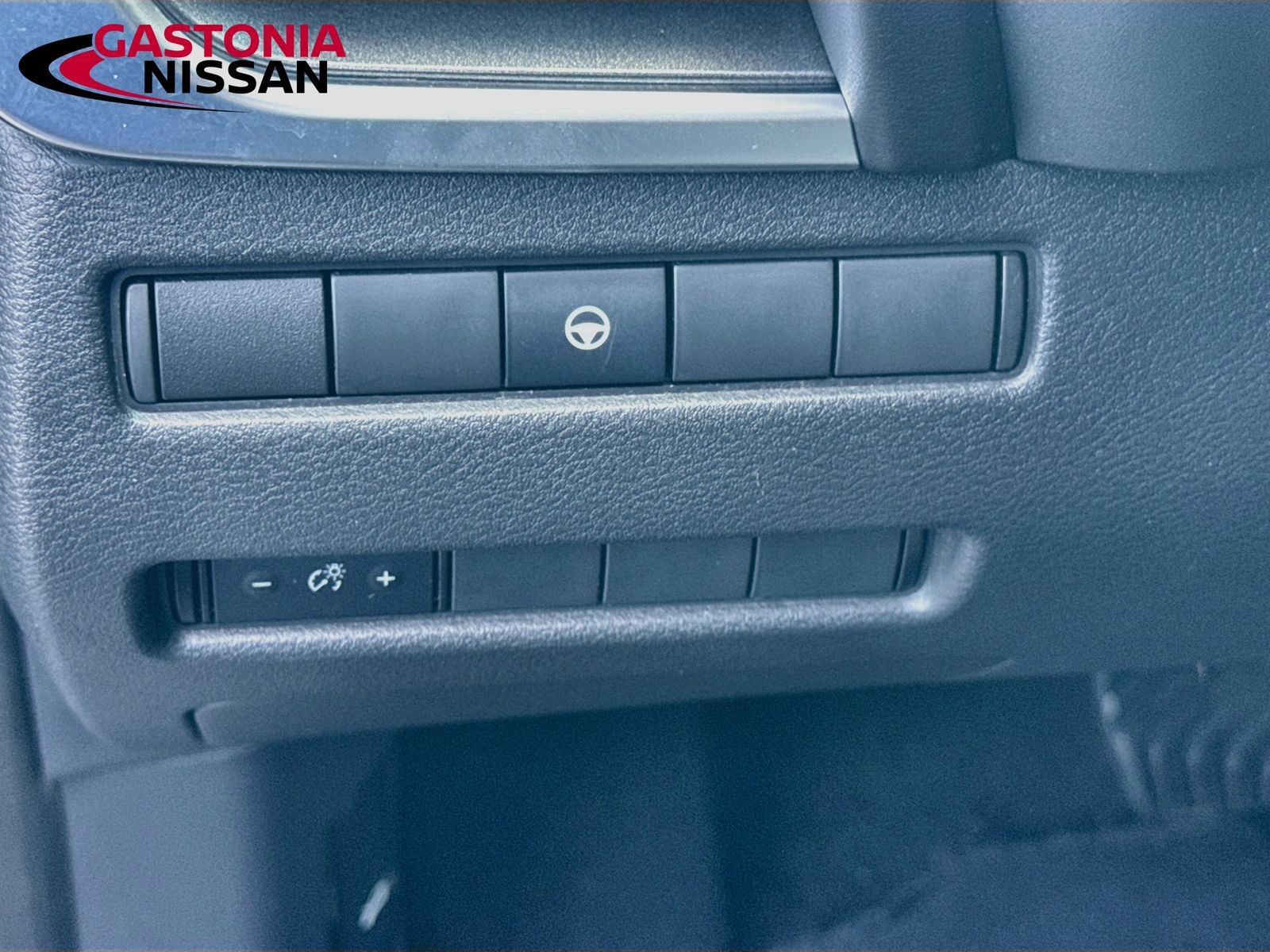 Used 2022 Nissan Rogue SV FWD image 13