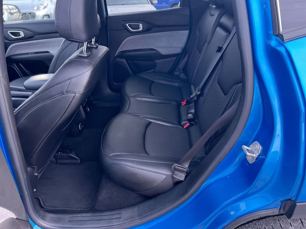 Used 2024 Jeep Compass Latitude AWD/4WD image 23