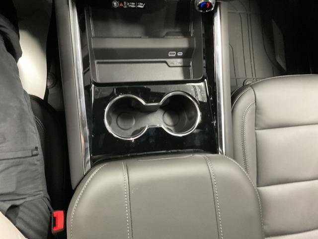 New 2026 Chevrolet Suburban Z71 w/ Comfort Package image 19