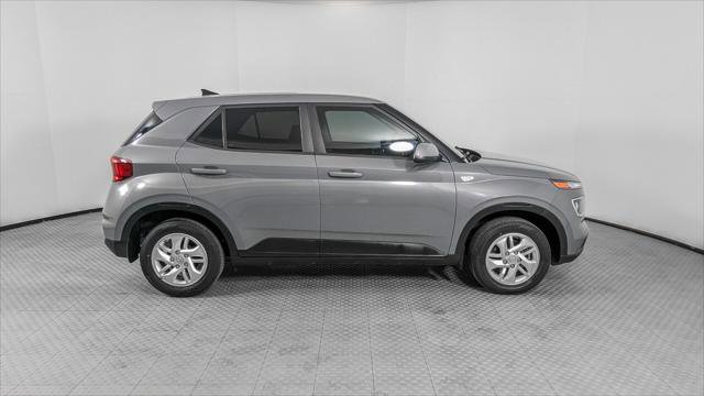 Used 2021 Hyundai Venue SE image 9