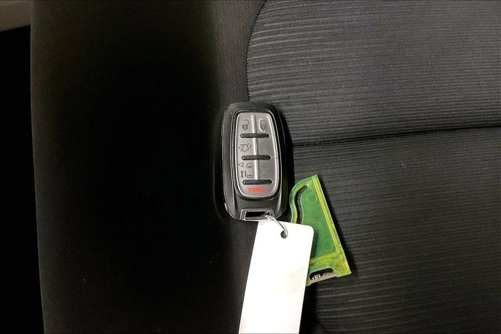 Used 2023 Chrysler Voyager LX image 34