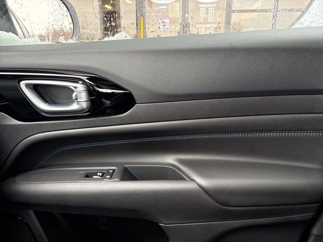 New 2026 Jeep Compass Latitude image 24