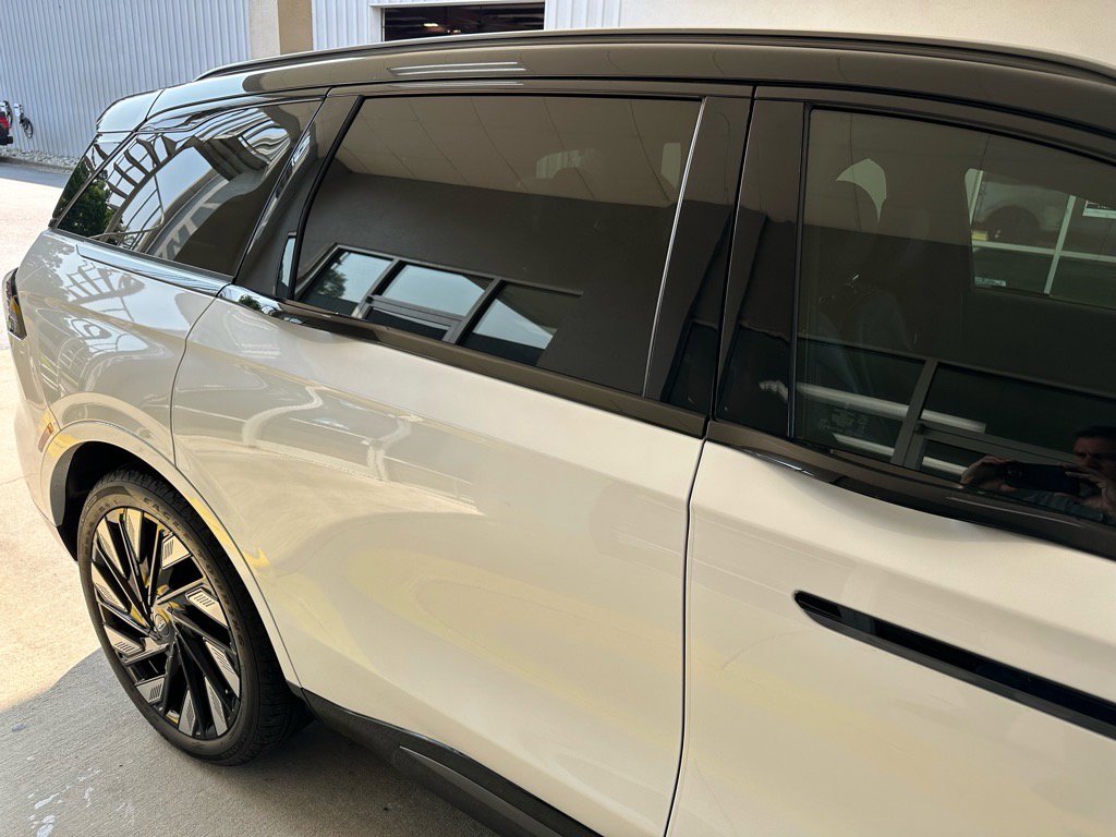 Used 2024 Lincoln Nautilus Reserve w/ Equipment Group 202A image 11