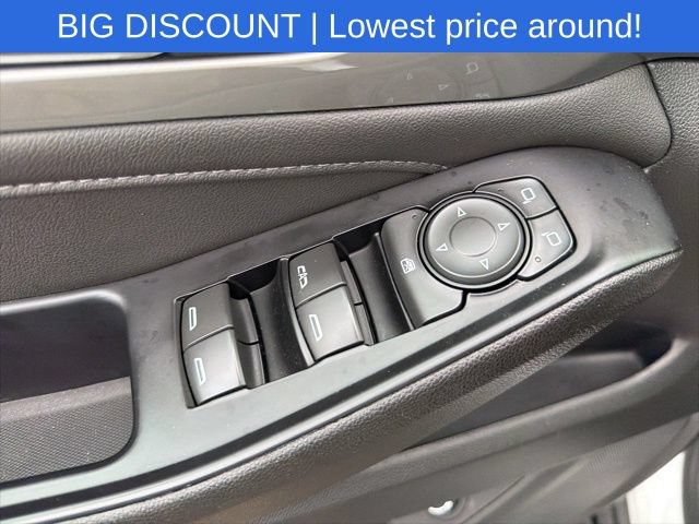 Used 2023 Chevrolet Traverse LT AWD/4WD image 27