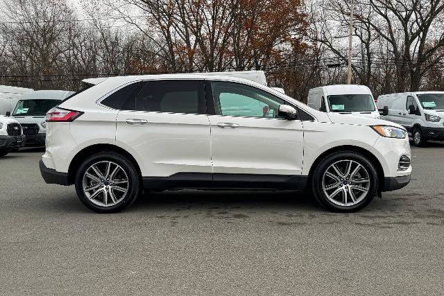 Certified 2022 Ford Edge Titanium image 2