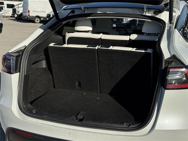 Used 2023 Tesla Model Y Long Range image 32