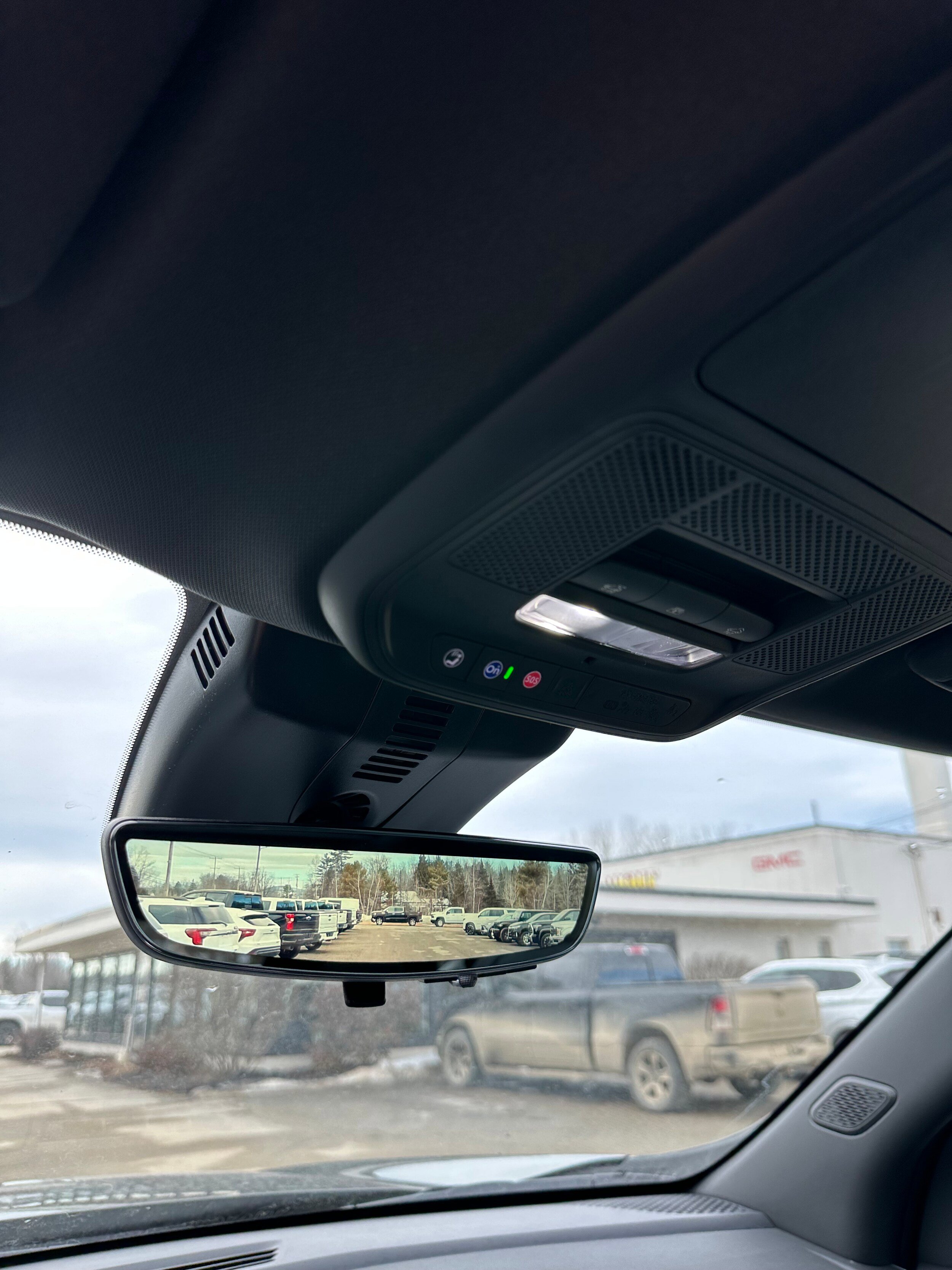 New 2026 GMC Acadia AT4 w/ Luxury Package AWD/4WD image 18