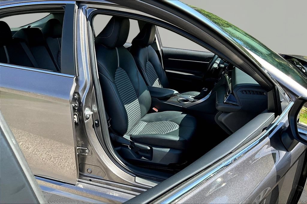 Used 2024 Toyota Camry SE FWD image 28