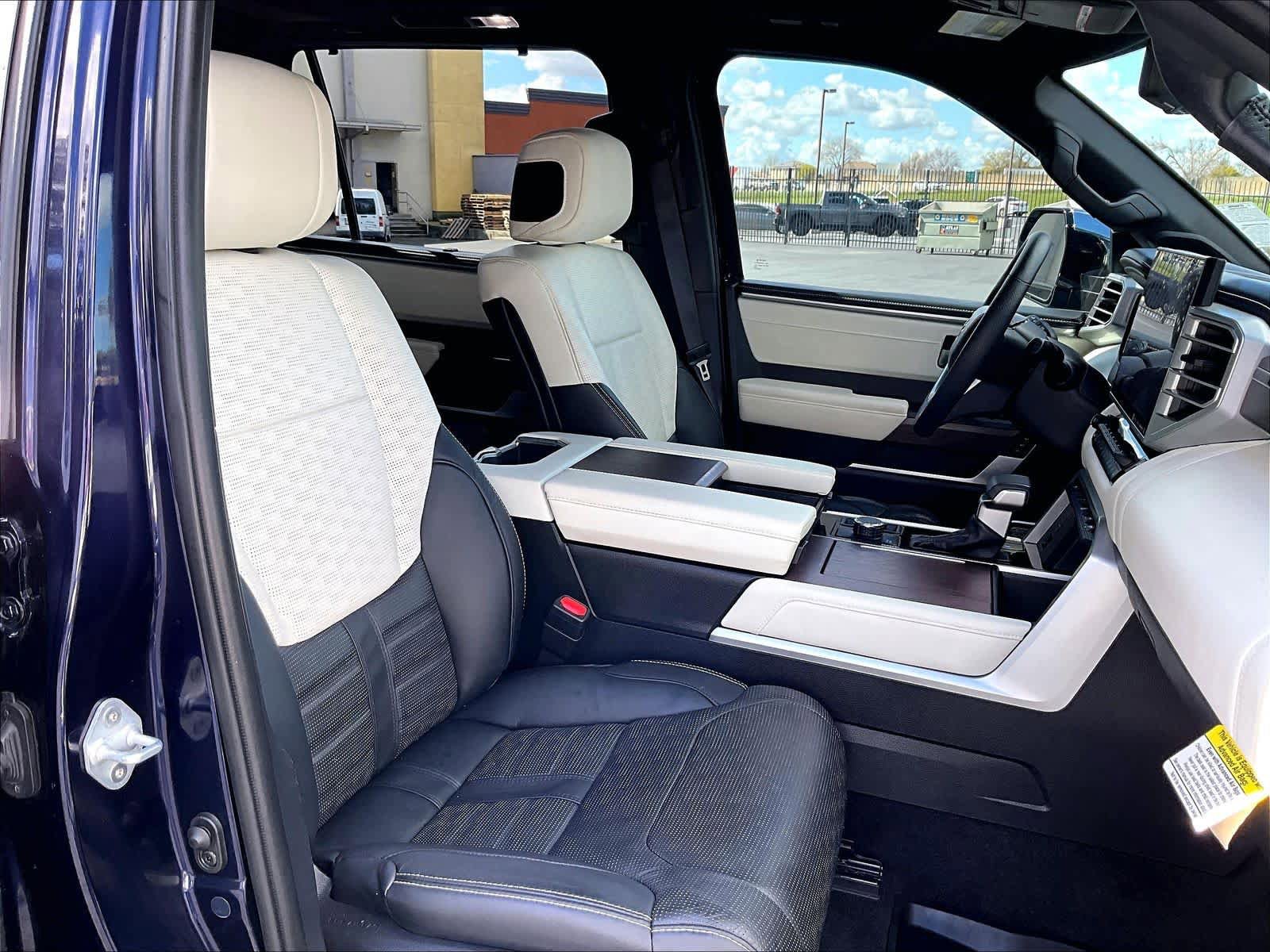 Used 2023 Toyota Sequoia Capstone image 9