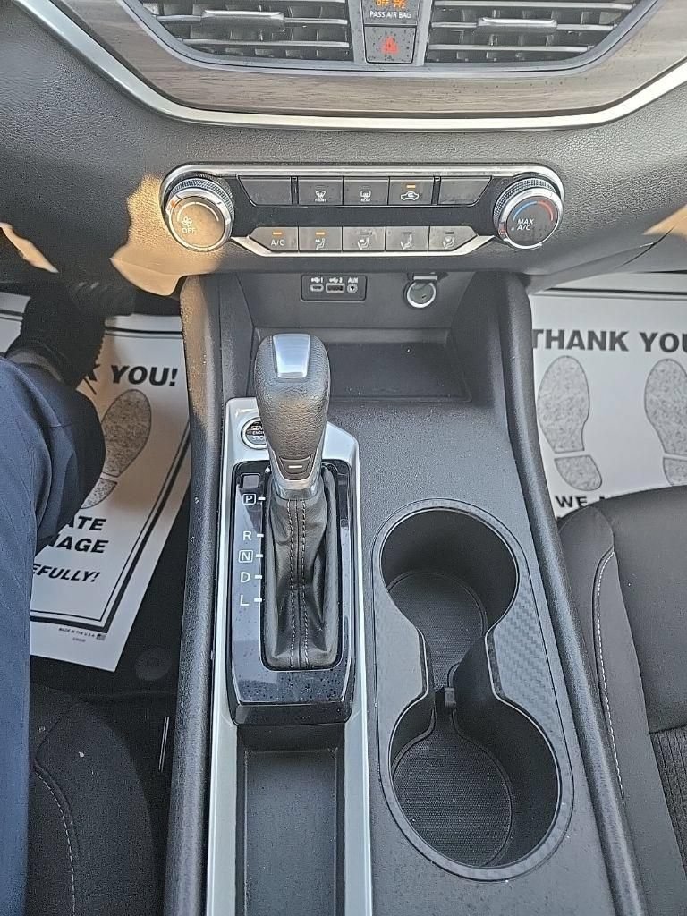 Used 2025 Nissan Altima 2.5 SV FWD image 16