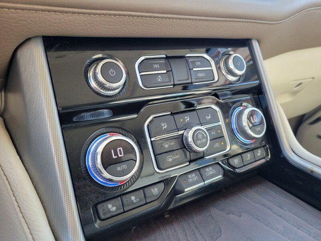 Used 2021 GMC Yukon XL Denali w/ Denali Premium Package RWD image 24