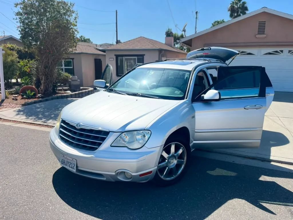 Used 2008 Chrysler Pacifica Touring FWD image 4