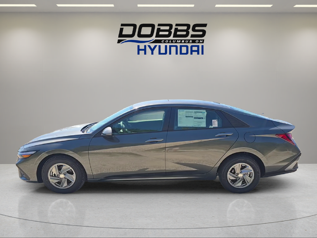 New 2026 Hyundai Elantra SE FWD image 2