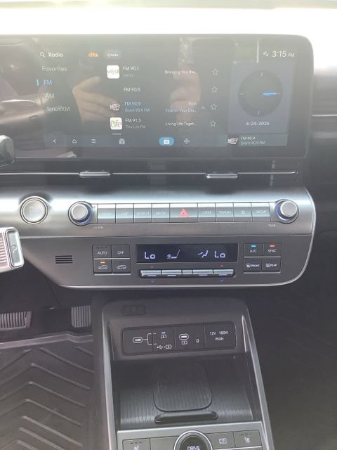 Used 2026 Hyundai Kona SEL Premium FWD image 32