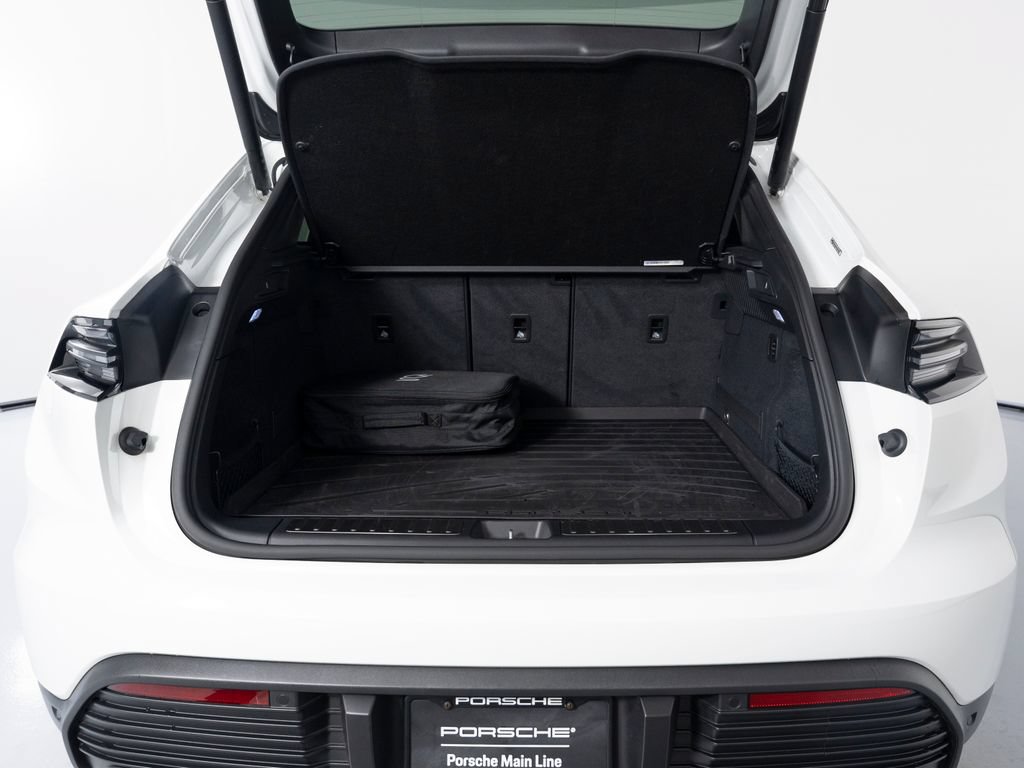 Certified 2025 Porsche Macan 4 Electric AWD/4WD image 49