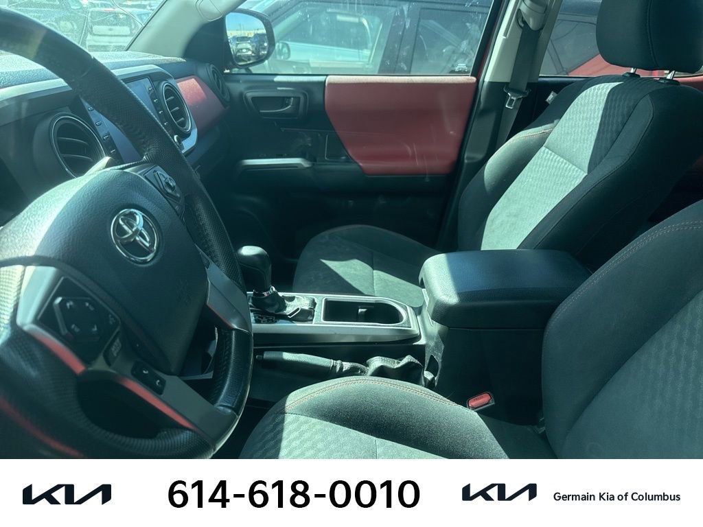 Used 2020 Toyota Tacoma SR5 image 8