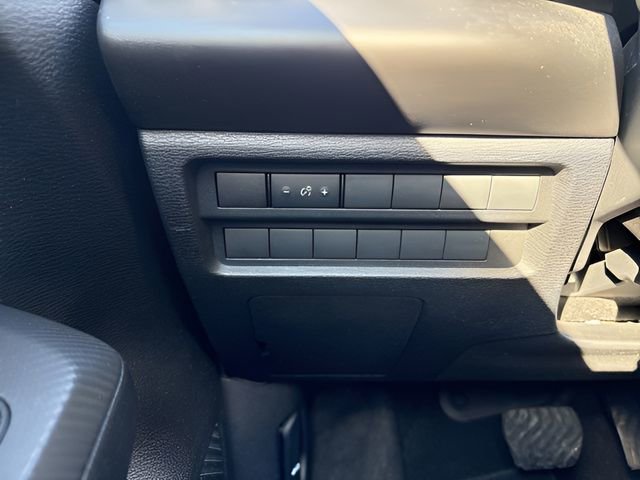 Used 2022 Mitsubishi Outlander ES image 15