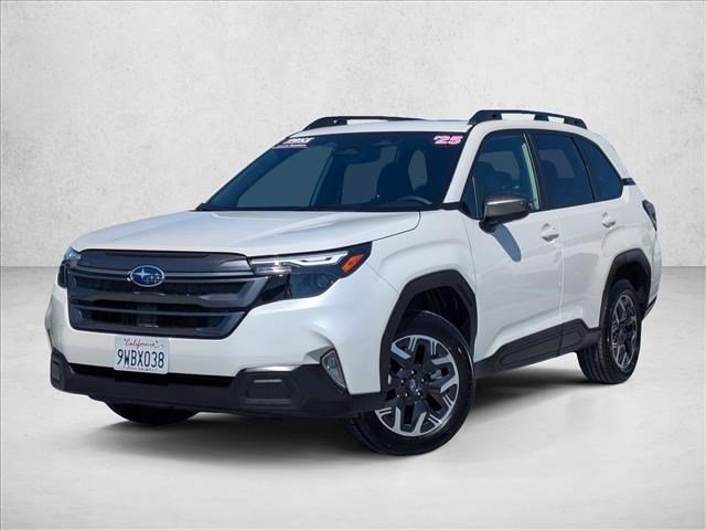 Used 2025 Subaru Forester Premium AWD/4WD image 1