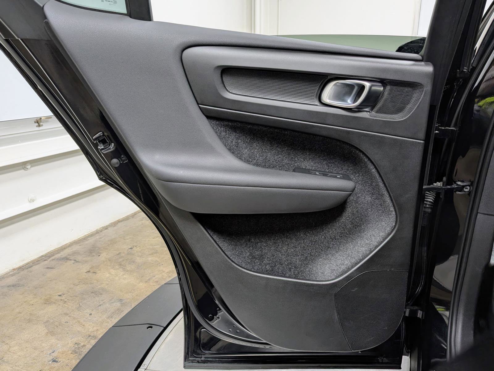 Used 2023 Volvo C40 P8 Recharge Ultimate AWD/4WD image 16