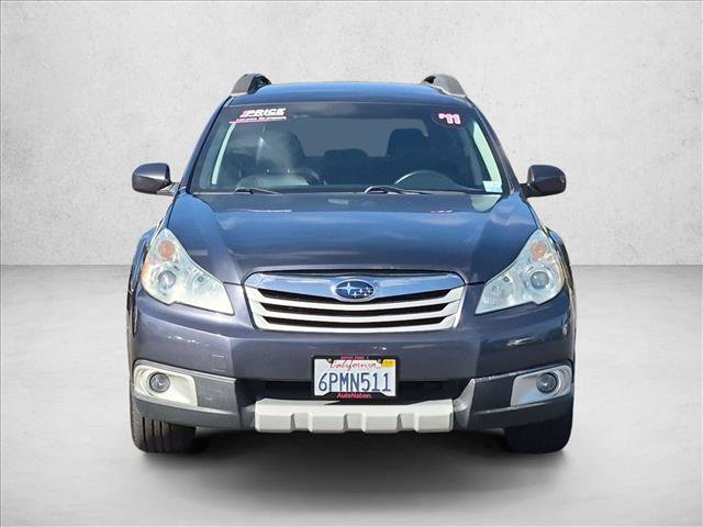 Used 2011 Subaru Outback 3.6R Limited w/ Popular Equipment Group 1B AWD/4WD image 2